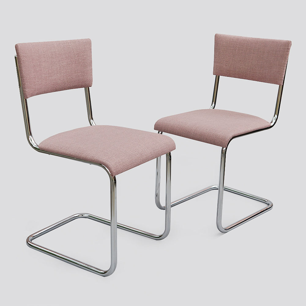 dvojice chromových židlí
